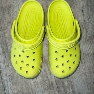 CROCS Yellow Sandals with Ventilation and Pivoting Heel Strap
